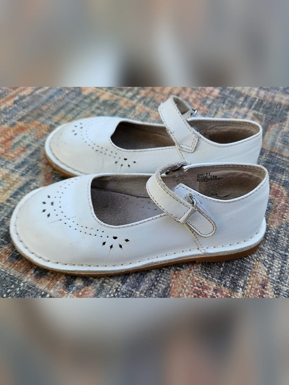 L'Amour White Mary Jane Girls Shoes, Size 11